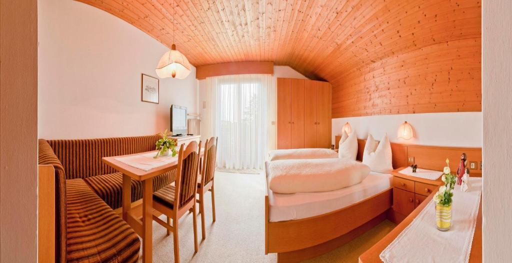 Haus Christl Bed and Breakfast Lana Rum bild